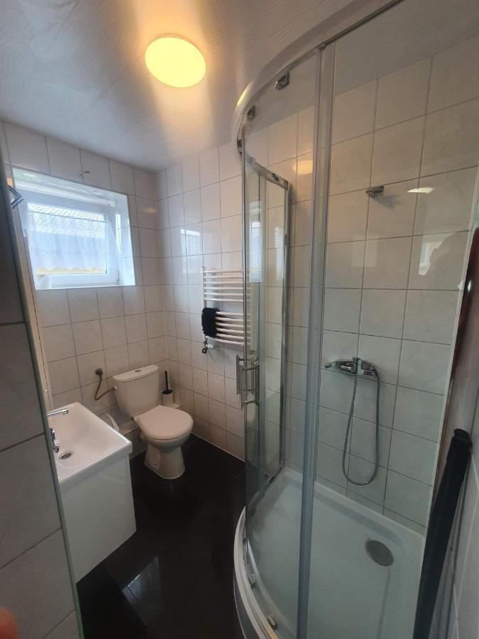 Pokoje Goscinne U Joli Wladyslawowo Bagian luar foto