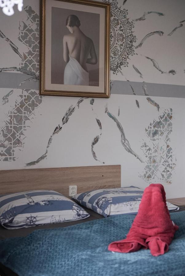 Pokoje Goscinne U Joli Wladyslawowo Bagian luar foto